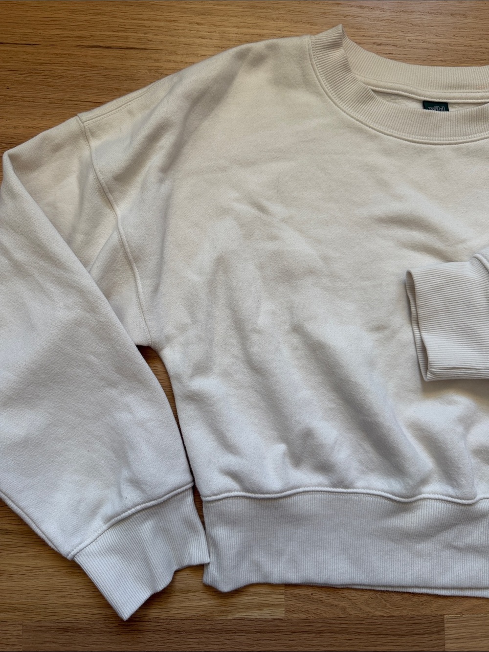 wild fable Cream/ Ecru Cropped Crewneck Sweatshirt Women's Size Medium